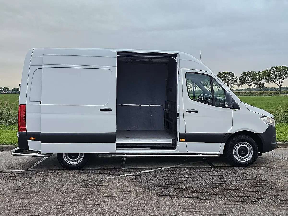 315 L2H2 RWD Cruise control, Airco, Carplay, Camera, Dodehoek detectie, Automaat, Orgineel NL
