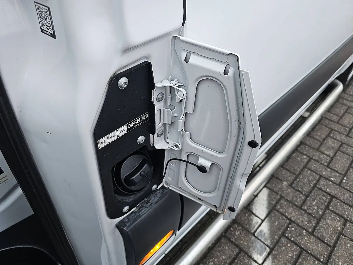 315 L2H2 RWD Cruise control, Airco, Carplay, Camera, Dodehoek detectie, Automaat, Orgineel NL