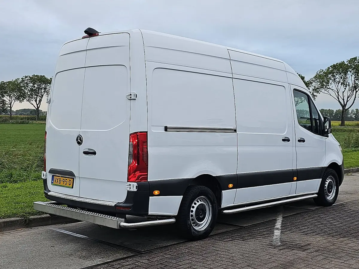 315 L2H2 RWD Cruise control, Airco, Carplay, Camera, Dodehoek detectie, Automaat, Orgineel NL