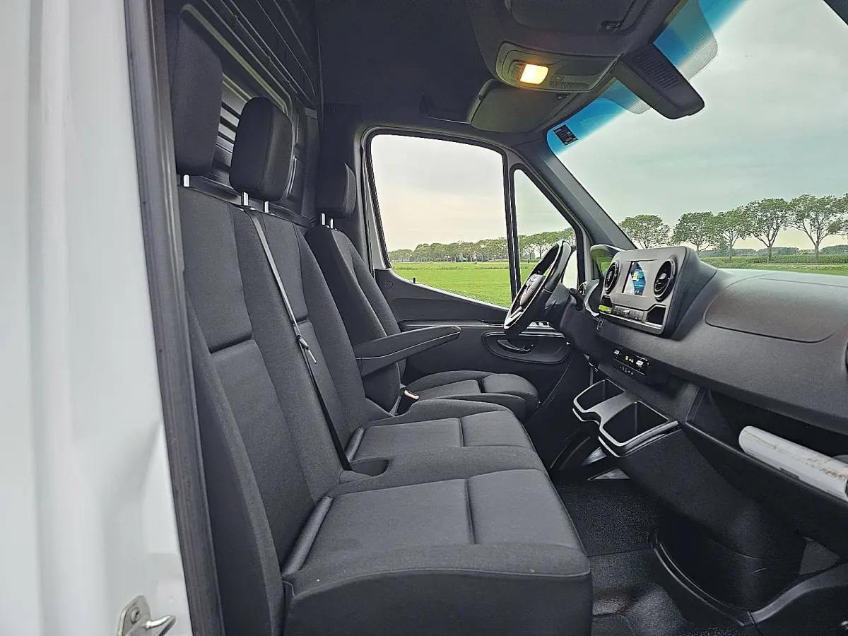 315 L2H2 RWD Cruise control, Airco, Carplay, Camera, Dodehoek detectie, Automaat, Orgineel NL
