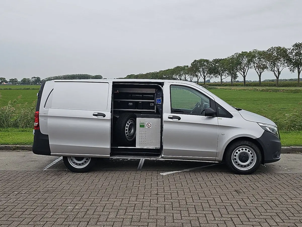 114 CDI L2H1 Cruise control, Airco, Pdc, Carplay, Navi, Camera, Led, Lane-assist, Stoelverwarming, Werkplaats-Inrichting, Achterdeuren, 136 pk, Automaat
