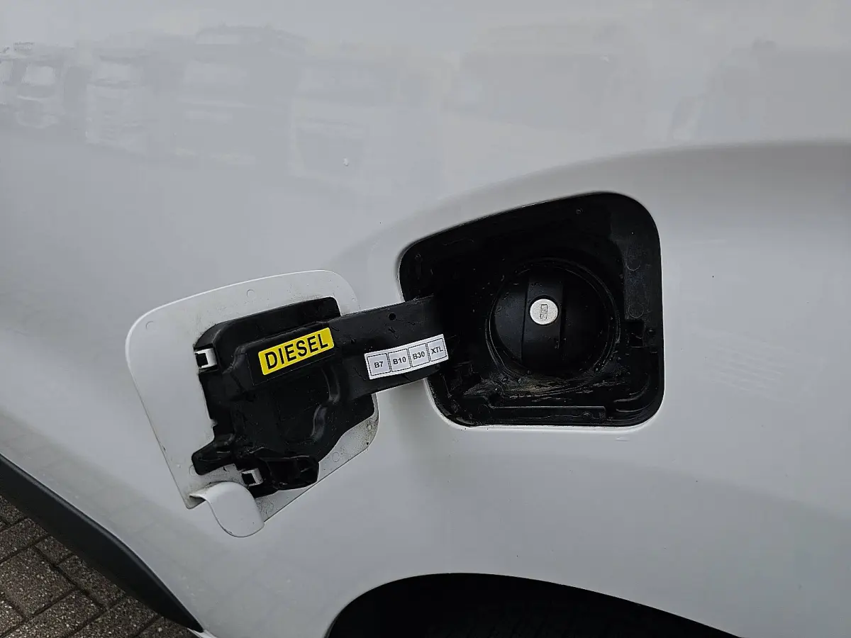 2.0 Diesel 145 L3 DC XL, dubbele cabine, airco, navi, pdcl, trekhaak