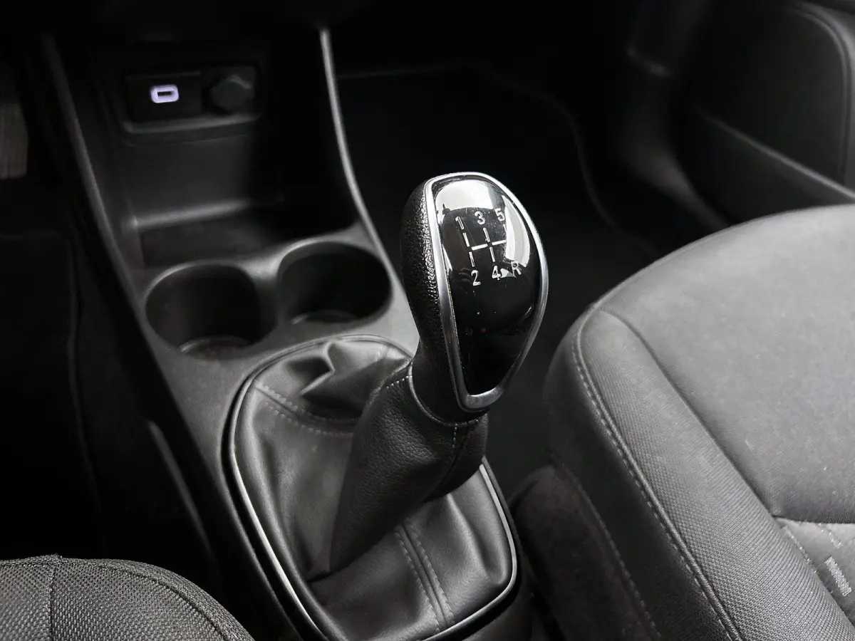 1.0 72pk Online Edition | Apple Carplay/Android Auto | Airco | Cruise Control | IsoFix | 15"LMV |
