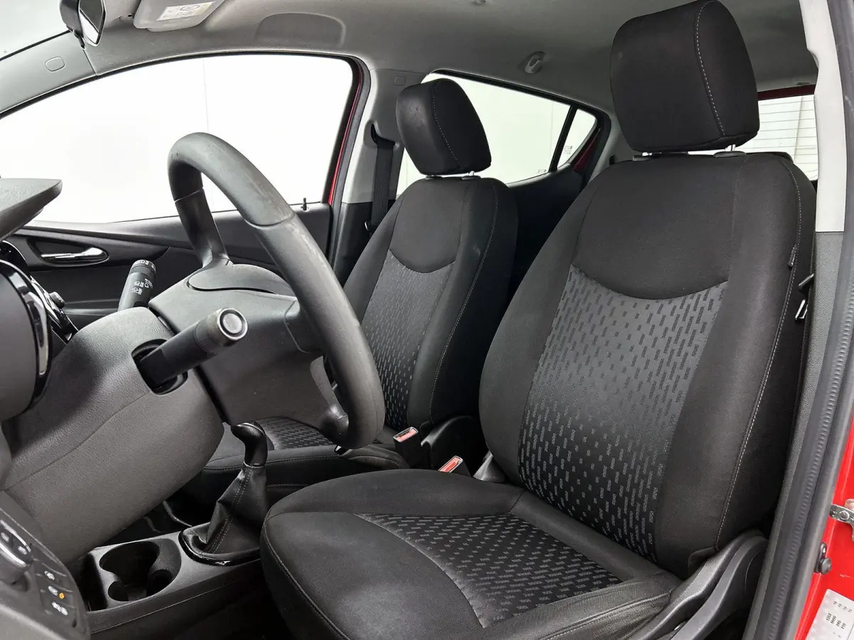 1.0 72pk Online Edition | Apple Carplay/Android Auto | Airco | Cruise Control | IsoFix | 15"LMV |