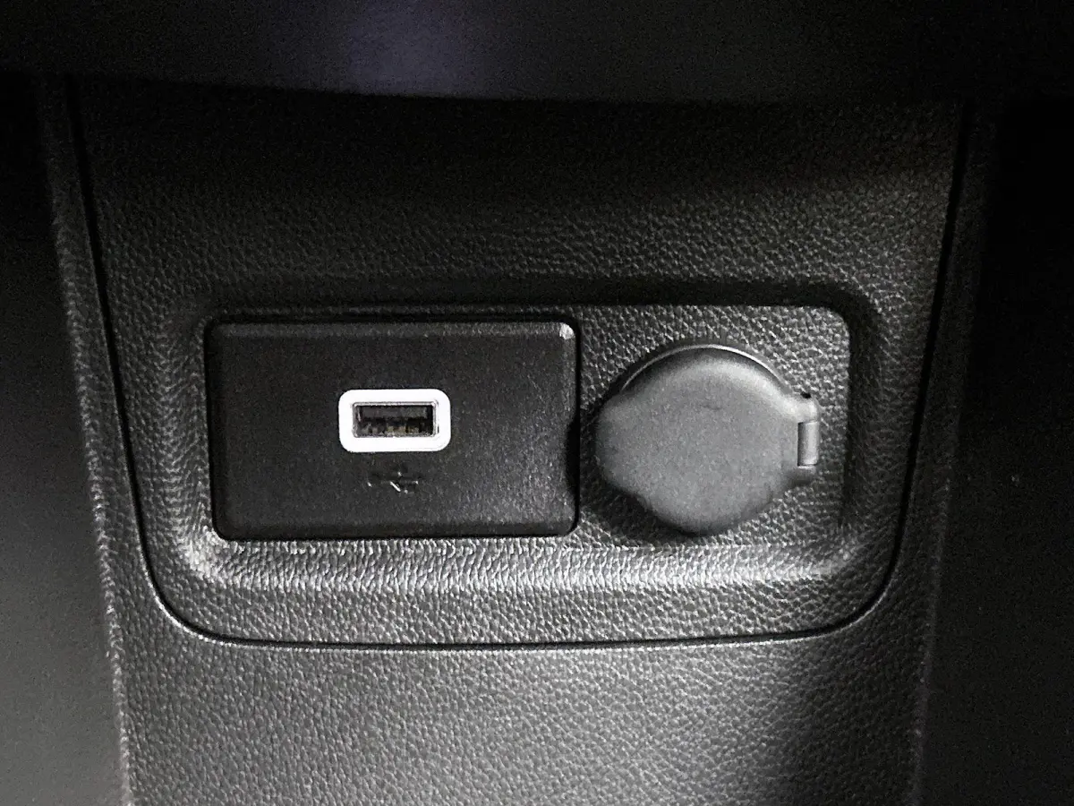 1.0 72pk Online Edition | Apple Carplay/Android Auto | Airco | Cruise Control | IsoFix | 15"LMV |