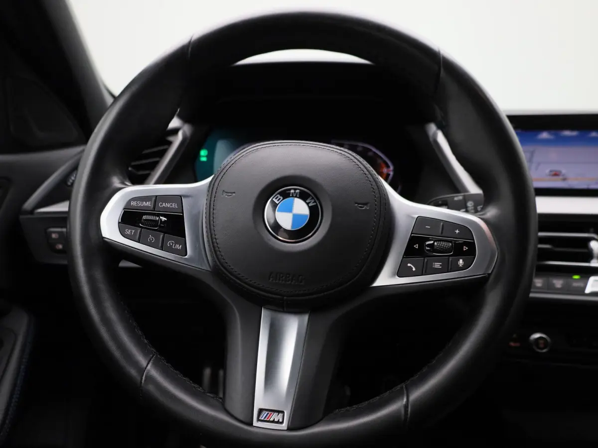 118i Executive | AUTOMAAT | CARPLAY | LICHTMETALEN VELGEN | 12 MAANDEN BOVAGGARANTIE |