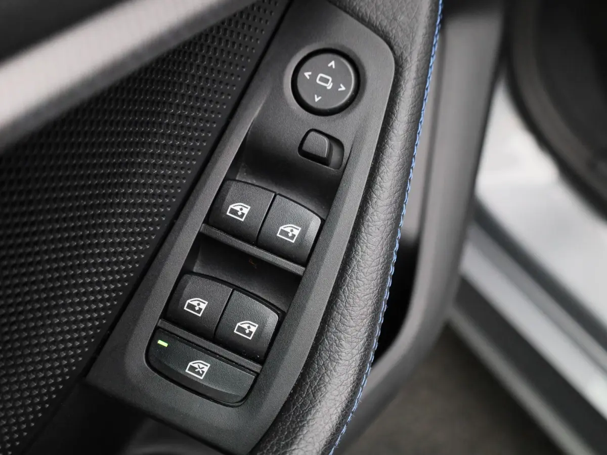 118i Executive | AUTOMAAT | CARPLAY | LICHTMETALEN VELGEN | 12 MAANDEN BOVAGGARANTIE |