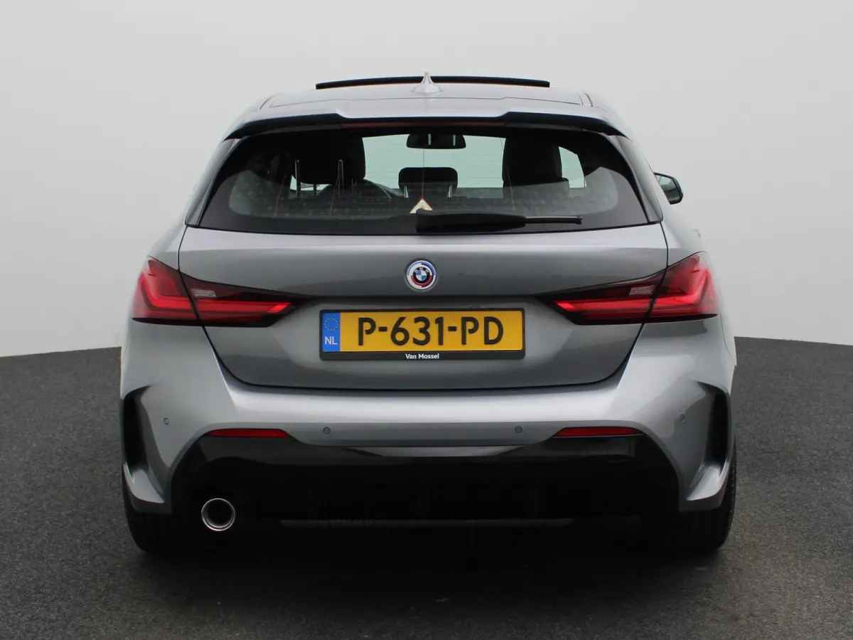 118i Executive | AUTOMAAT | CARPLAY | LICHTMETALEN VELGEN | 12 MAANDEN BOVAGGARANTIE |