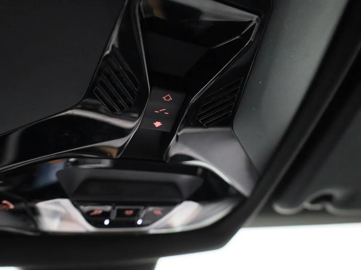 118i Executive | AUTOMAAT | CARPLAY | LICHTMETALEN VELGEN | 12 MAANDEN BOVAGGARANTIE |