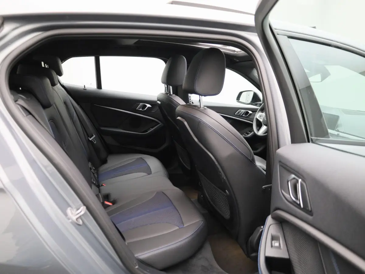118i Executive | AUTOMAAT | CARPLAY | LICHTMETALEN VELGEN | 12 MAANDEN BOVAGGARANTIE |