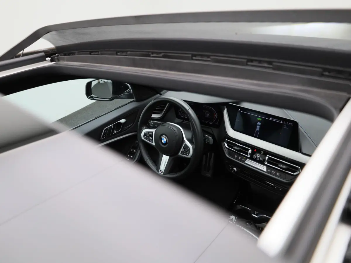 118i Executive | AUTOMAAT | CARPLAY | LICHTMETALEN VELGEN | 12 MAANDEN BOVAGGARANTIE |