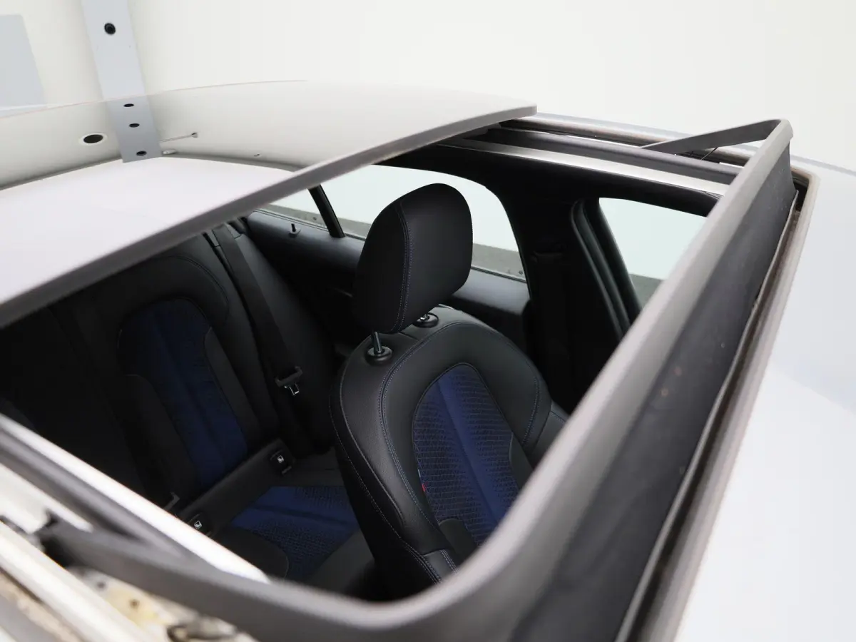 118i Executive | AUTOMAAT | CARPLAY | LICHTMETALEN VELGEN | 12 MAANDEN BOVAGGARANTIE |