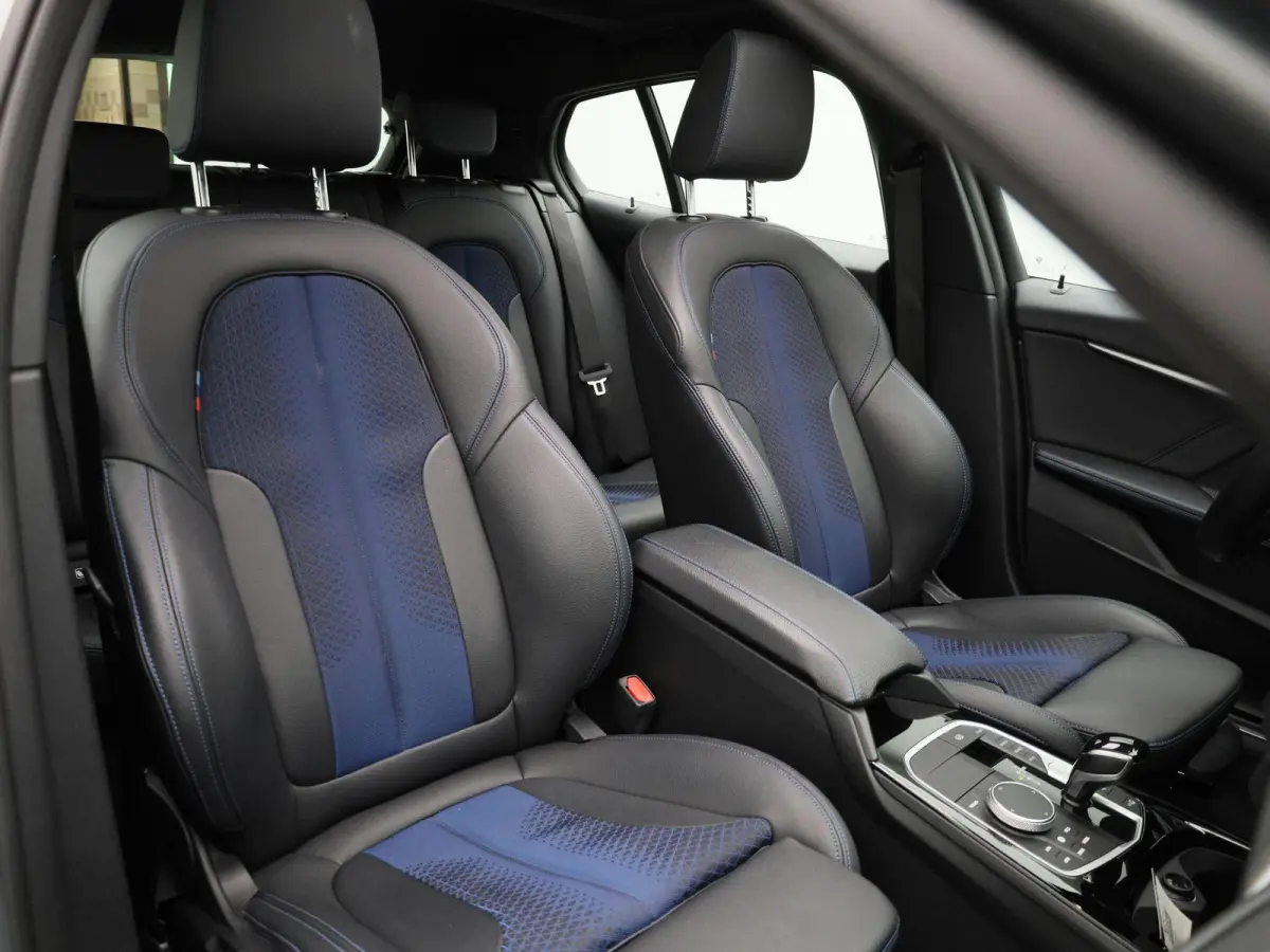 118i Executive | AUTOMAAT | CARPLAY | LICHTMETALEN VELGEN | 12 MAANDEN BOVAGGARANTIE |