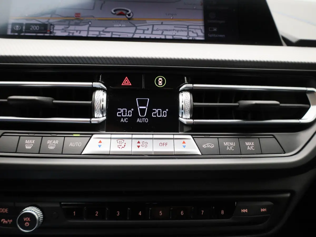 118i Executive | AUTOMAAT | CARPLAY | LICHTMETALEN VELGEN | 12 MAANDEN BOVAGGARANTIE |