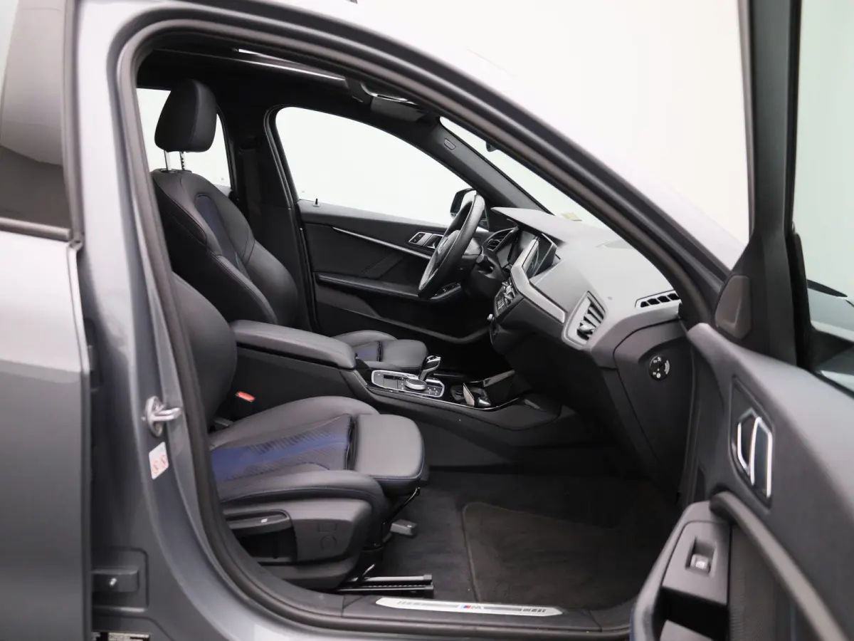 118i Executive | AUTOMAAT | CARPLAY | LICHTMETALEN VELGEN | 12 MAANDEN BOVAGGARANTIE |
