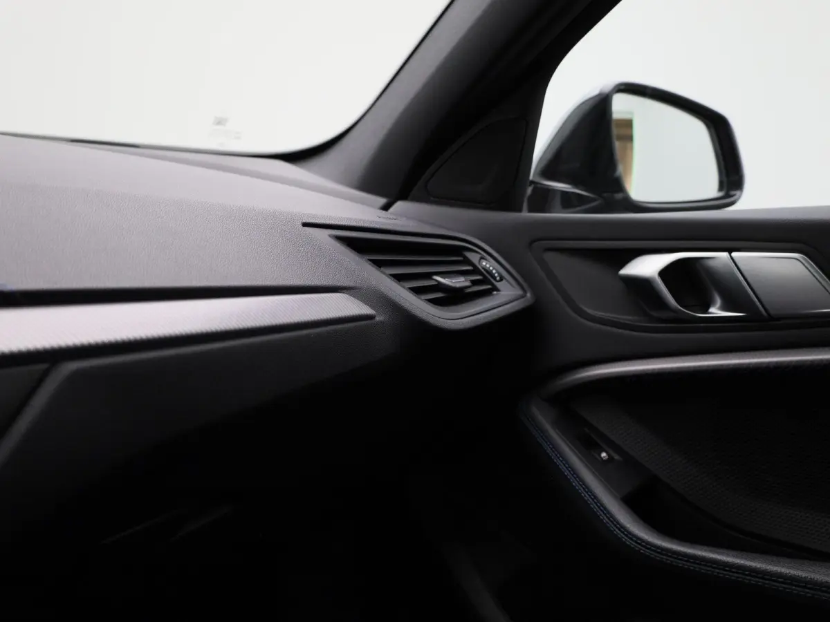 118i Executive | AUTOMAAT | CARPLAY | LICHTMETALEN VELGEN | 12 MAANDEN BOVAGGARANTIE |