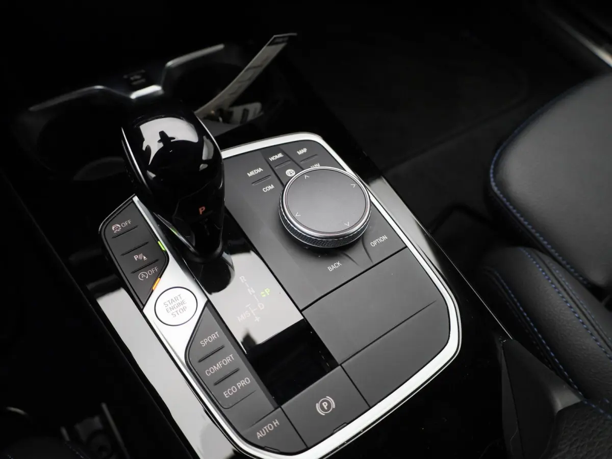 118i Executive | AUTOMAAT | CARPLAY | LICHTMETALEN VELGEN | 12 MAANDEN BOVAGGARANTIE |