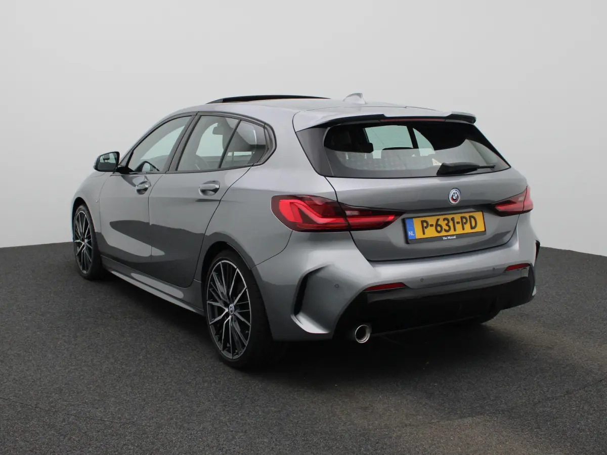 118i Executive | AUTOMAAT | CARPLAY | LICHTMETALEN VELGEN | 12 MAANDEN BOVAGGARANTIE |