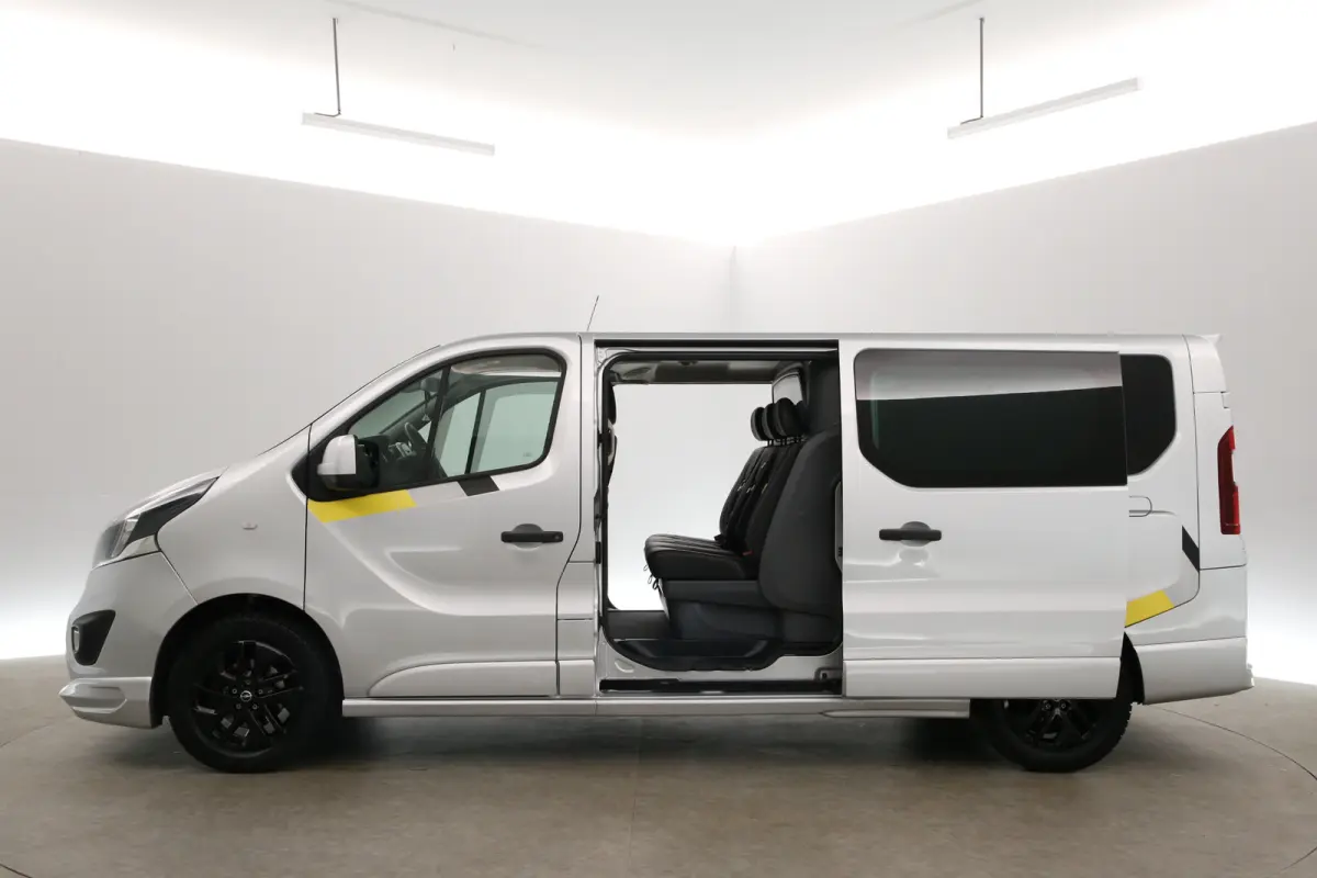 1.6 CDTI IRMSCHER 146PK L2H1 | Dubbele Cabine | Airco | Cruise | Camera | 2xSchuifdeur | Navi | LED