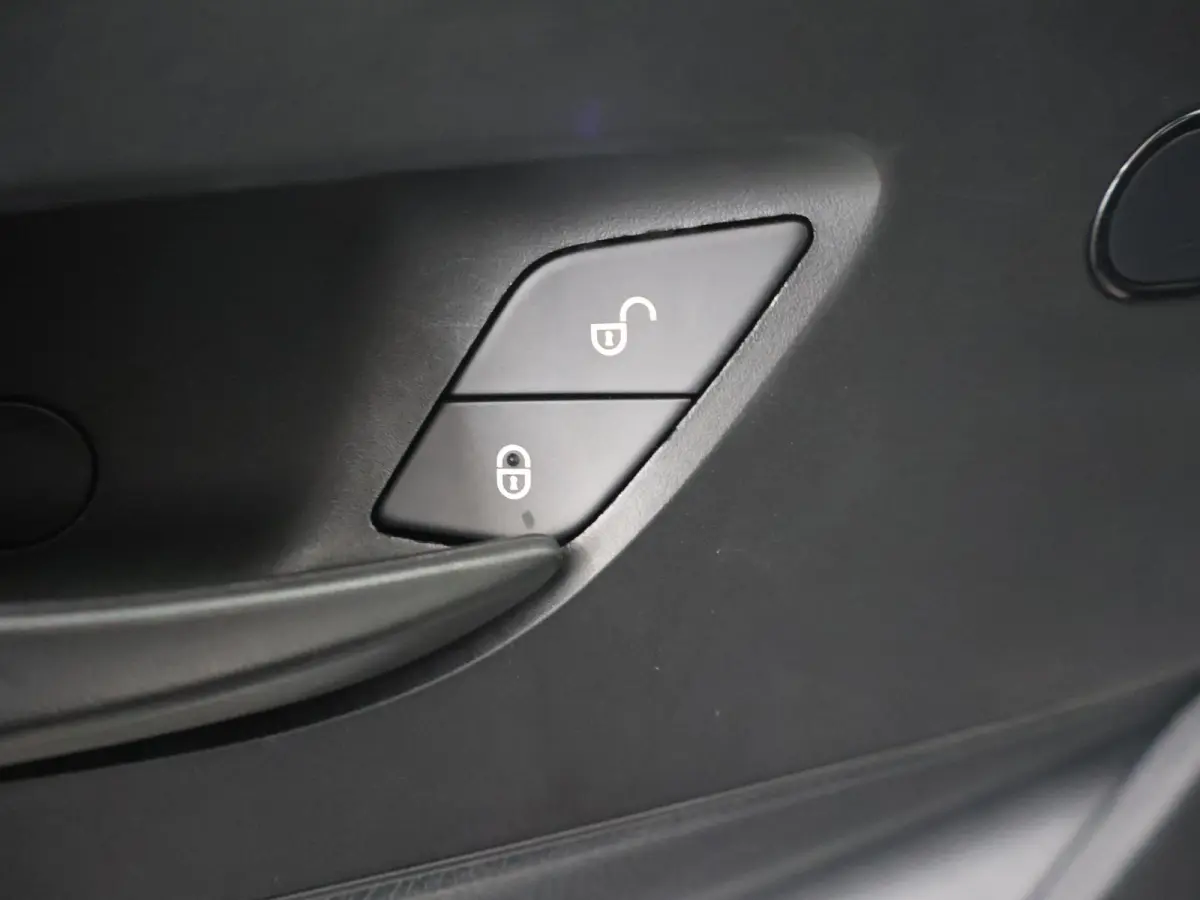 317 CDI | AUT. | L3 H2 | LED KOPLAMPEN | 3-ZITS | NAVIGATIE | PARKEERCAMERA | STOELVERWARMING | CERTIFIED