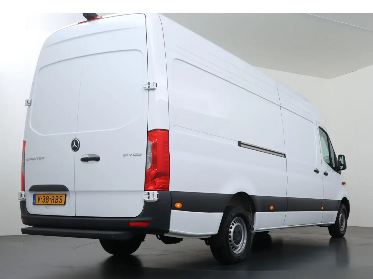317 CDI | AUT. | L3 H2 | LED KOPLAMPEN | 3-ZITS | NAVIGATIE | PARKEERCAMERA | STOELVERWARMING | CERTIFIED