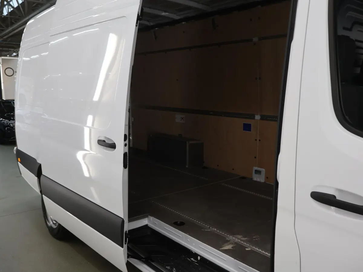 317 CDI | AUT. | L3 H2 | LED KOPLAMPEN | 3-ZITS | NAVIGATIE | PARKEERCAMERA | STOELVERWARMING | CERTIFIED