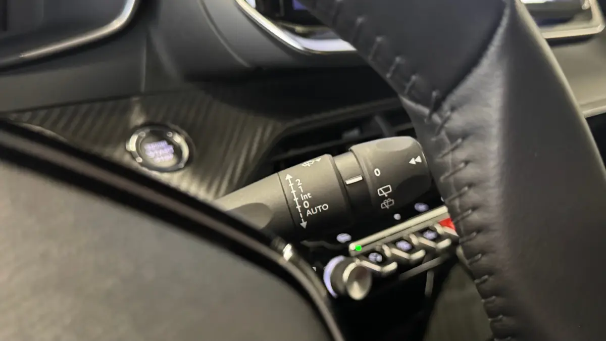 1.2 HYBRID 145PK ALLURE AUTOMAAT / TOT 8 JAAR GARANTIE / NAVI / LEDER / CLIMA / LED / PDC / 17" LMV / KEYLESS / 360 CAMERA / CRUISECONTROL / 1E EIGENAAR / NIEUWSTAAT !!