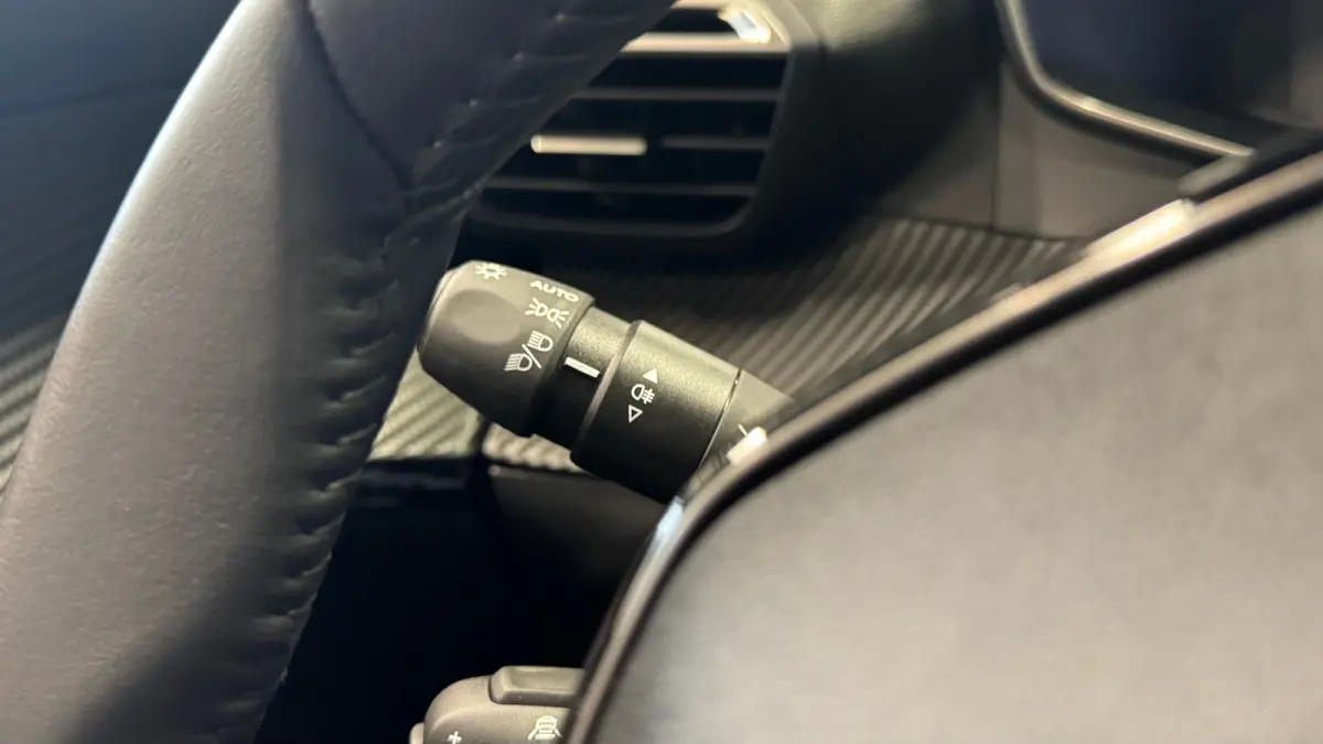 1.2 HYBRID 145PK ALLURE AUTOMAAT / TOT 8 JAAR GARANTIE / NAVI / LEDER / CLIMA / LED / PDC / 17" LMV / KEYLESS / 360 CAMERA / CRUISECONTROL / 1E EIGENAAR / NIEUWSTAAT !!