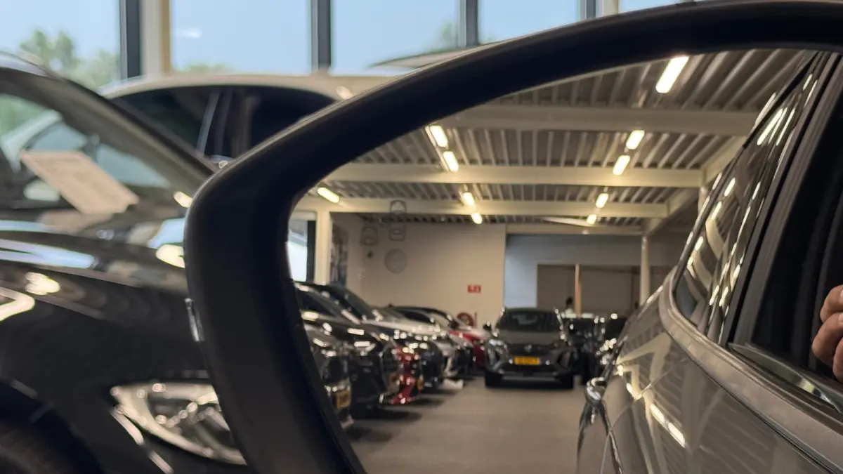 1.2 HYBRID 145PK ALLURE AUTOMAAT / TOT 8 JAAR GARANTIE / NAVI / LEDER / CLIMA / LED / PDC / 17" LMV / KEYLESS / 360 CAMERA / CRUISECONTROL / 1E EIGENAAR / NIEUWSTAAT !!