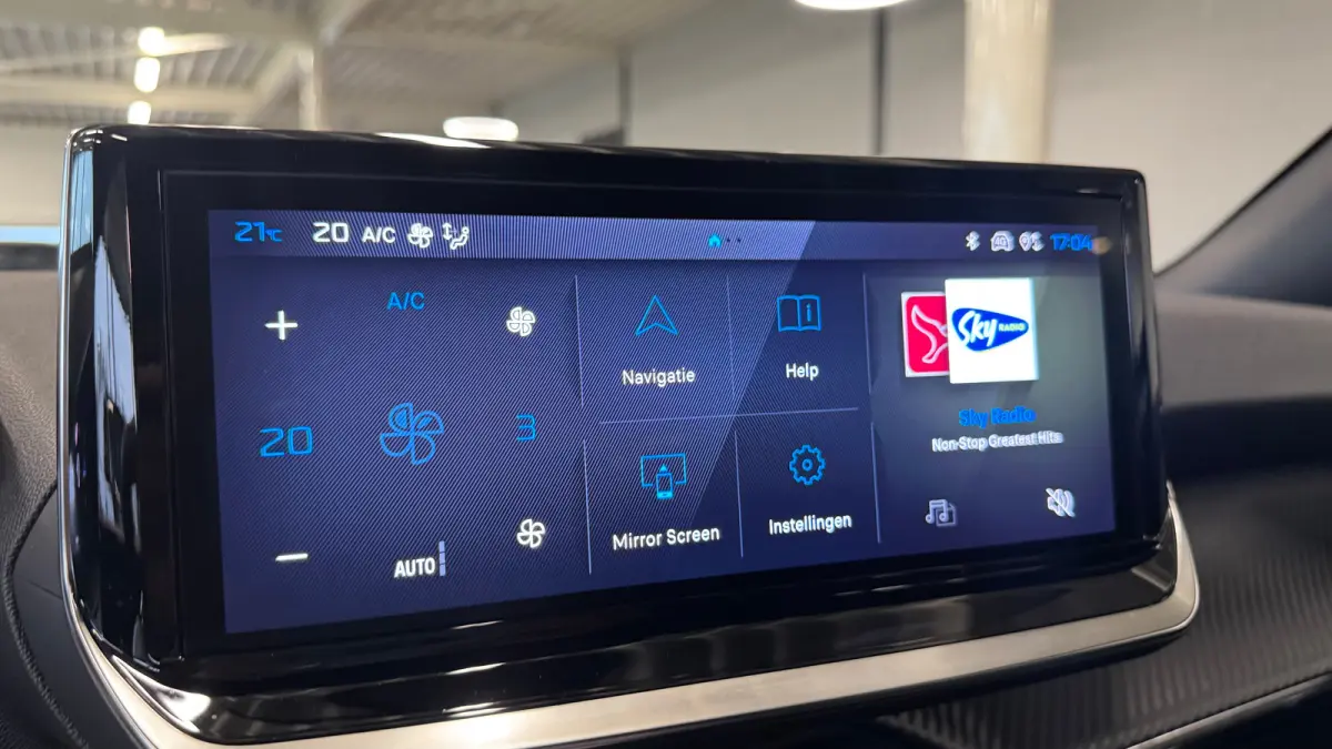1.2 HYBRID 145PK ALLURE AUTOMAAT / TOT 8 JAAR GARANTIE / NAVI / LEDER / CLIMA / LED / PDC / 17" LMV / KEYLESS / 360 CAMERA / CRUISECONTROL / 1E EIGENAAR / NIEUWSTAAT !!