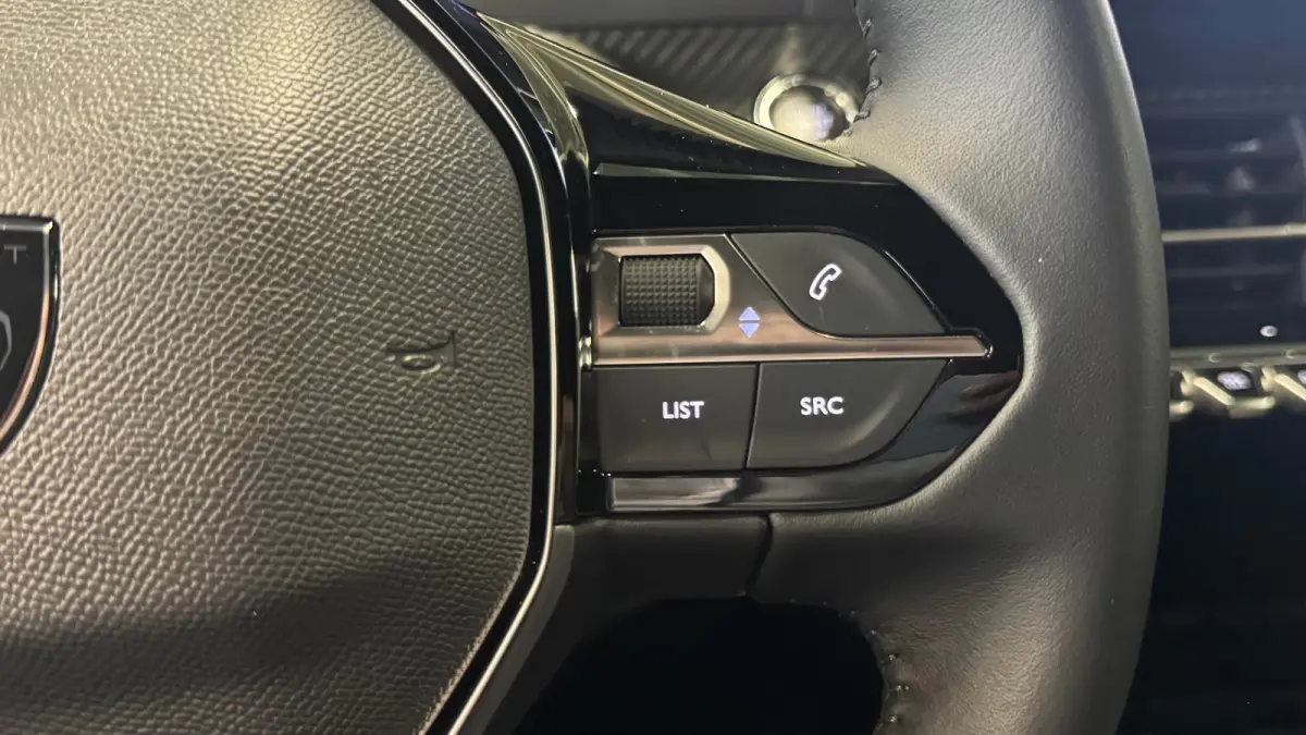 1.2 HYBRID 145PK ALLURE AUTOMAAT / TOT 8 JAAR GARANTIE / NAVI / LEDER / CLIMA / LED / PDC / 17" LMV / KEYLESS / 360 CAMERA / CRUISECONTROL / 1E EIGENAAR / NIEUWSTAAT !!