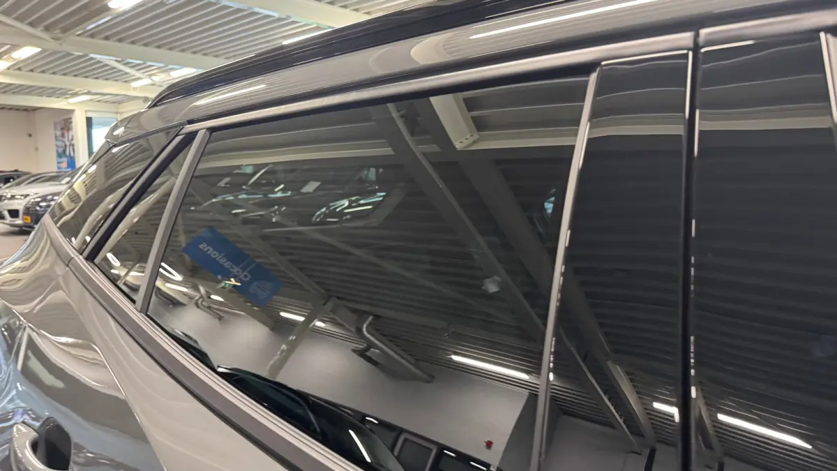 1.2 HYBRID 145PK ALLURE AUTOMAAT / TOT 8 JAAR GARANTIE / NAVI / LEDER / CLIMA / LED / PDC / 17" LMV / KEYLESS / 360 CAMERA / CRUISECONTROL / 1E EIGENAAR / NIEUWSTAAT !!