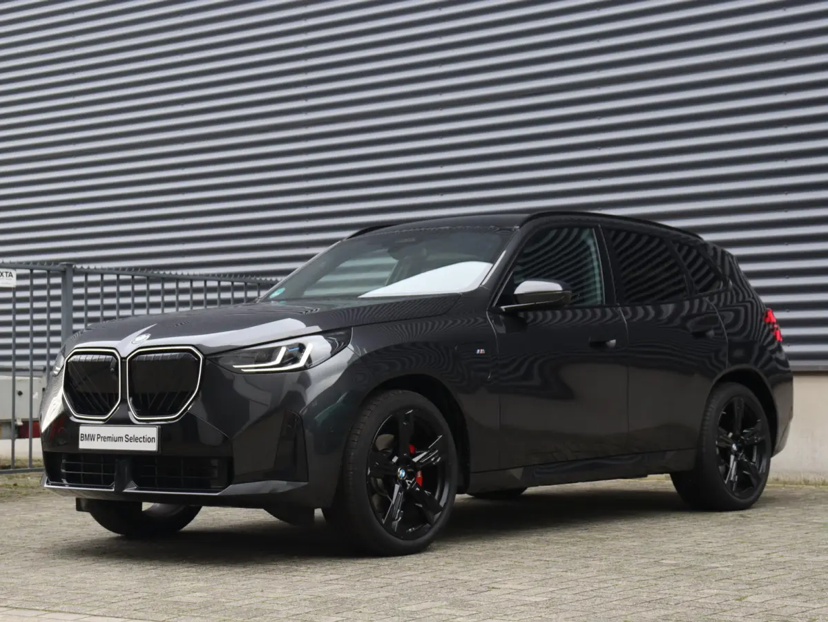 30e xDrive | M Sportpakket Pro | Panodak | Trekhaak | Driving Assistant Prof. | Head-Up | Parking Assistant Prof. | Harman Kardon | Elektr. Stoelen | Stuurwiel Verwarmd | 21'' LMV