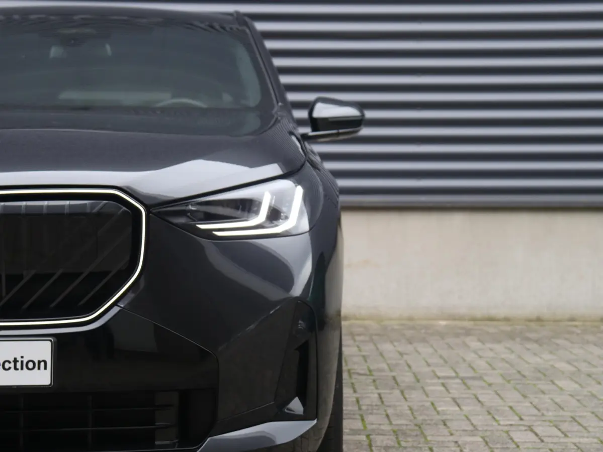 30e xDrive | M Sportpakket Pro | Panodak | Trekhaak | Driving Assistant Prof. | Head-Up | Parking Assistant Prof. | Harman Kardon | Elektr. Stoelen | Stuurwiel Verwarmd | 21'' LMV
