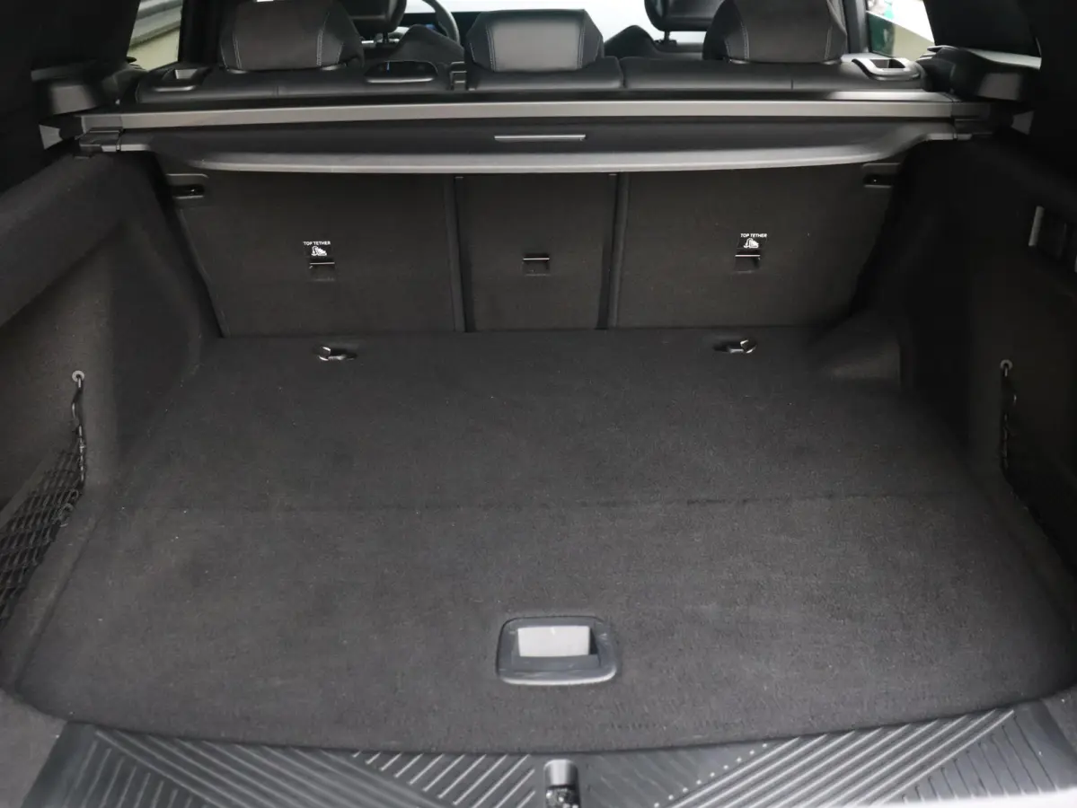 30e xDrive | M Sportpakket Pro | Panodak | Trekhaak | Driving Assistant Prof. | Head-Up | Parking Assistant Prof. | Harman Kardon | Elektr. Stoelen | Stuurwiel Verwarmd | 21'' LMV