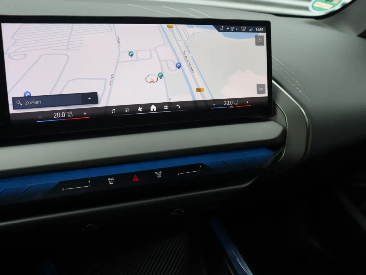 30e xDrive | M Sportpakket Pro | Panodak | Trekhaak | Driving Assistant Prof. | Head-Up | Parking Assistant Prof. | Harman Kardon | Elektr. Stoelen | Stuurwiel Verwarmd | 21'' LMV