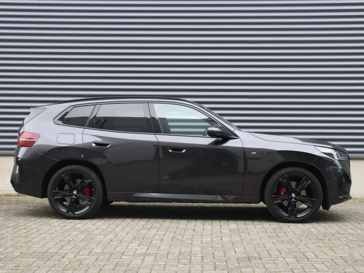 30e xDrive | M Sportpakket Pro | Panodak | Trekhaak | Driving Assistant Prof. | Head-Up | Parking Assistant Prof. | Harman Kardon | Elektr. Stoelen | Stuurwiel Verwarmd | 21'' LMV