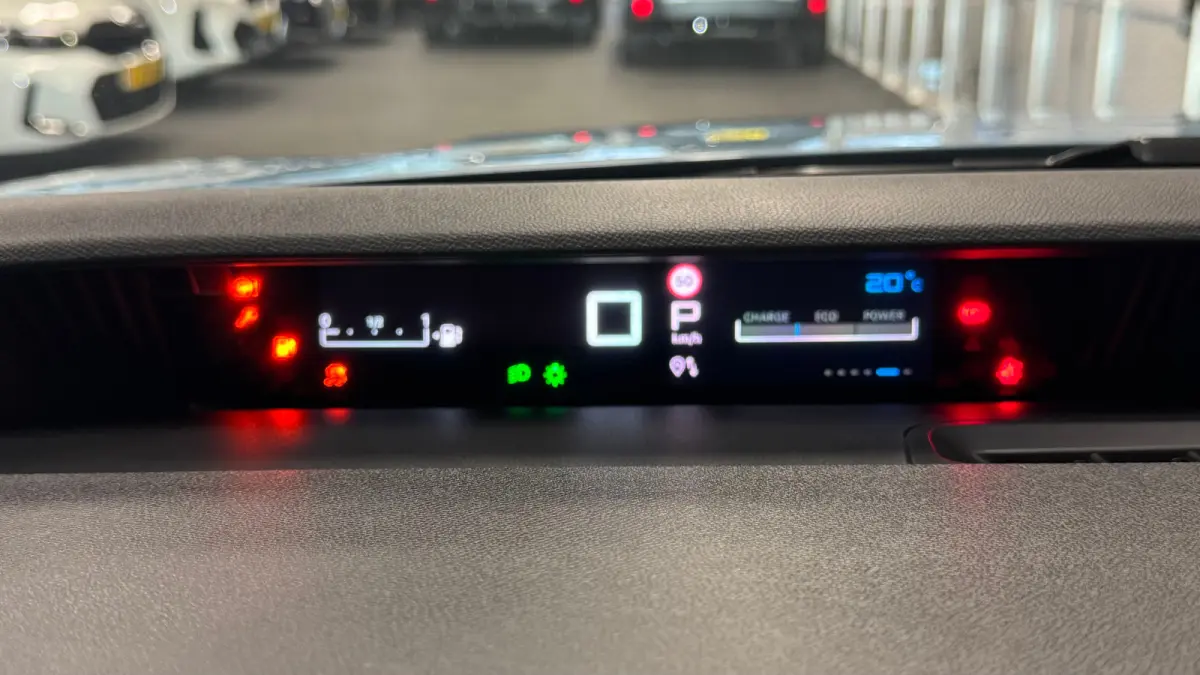 1.2 Hybrid 110-PK Plus | 'Happy tags' | 10,25" kleuren touchscreen, incl. FM/AM/Digitale Radio DAB+, Draadloos Apple Carplay™ en Android Auto™ ondersteuning, 1x USB-C aansluiting vóór 