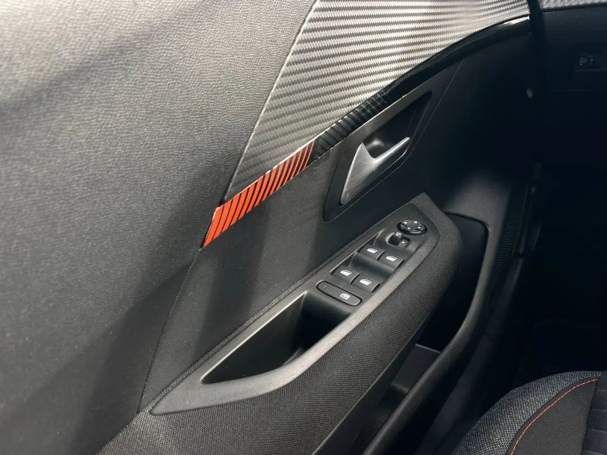1.2 PureTech Active Pack | 1ste eigenaar | Carplay | PDC |Cruise control | Dealer onderhouden |