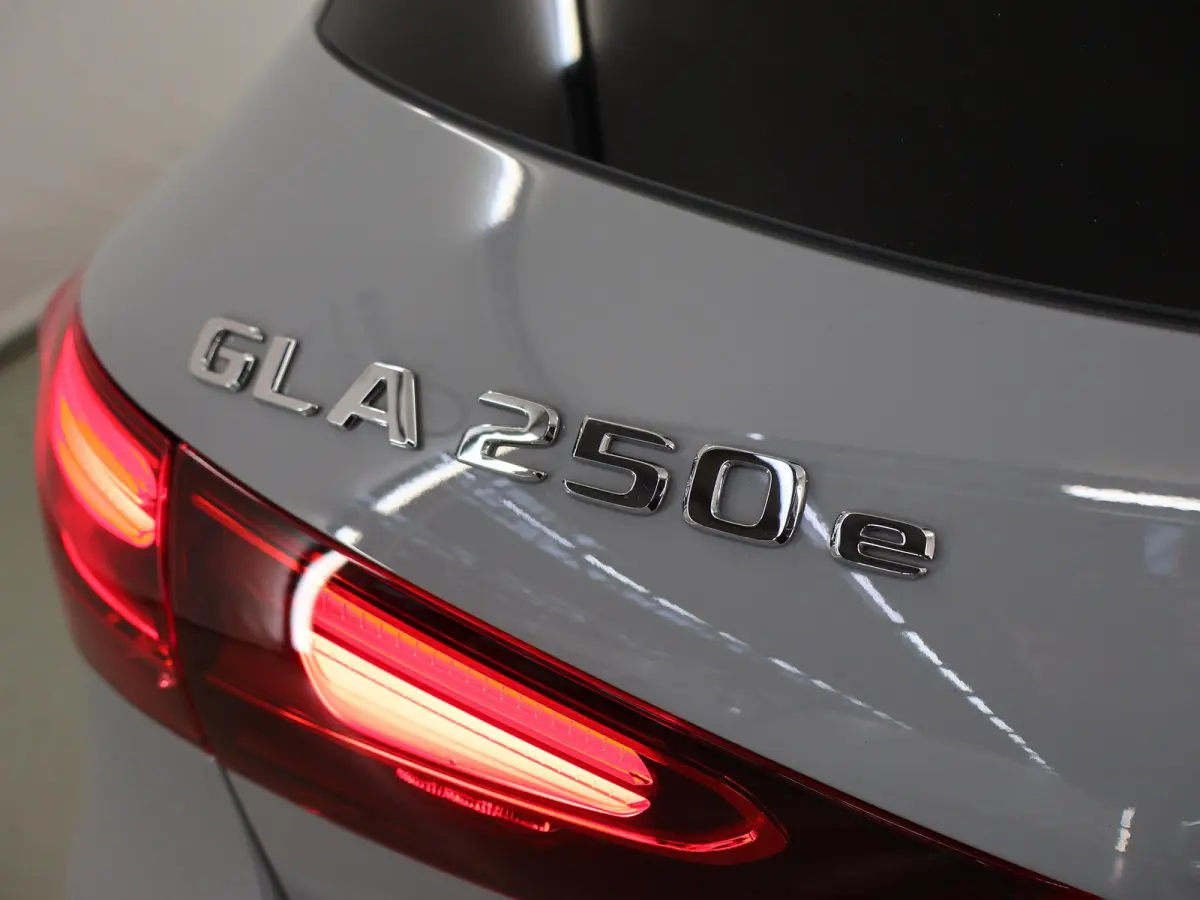 250 e 140 Years Edition