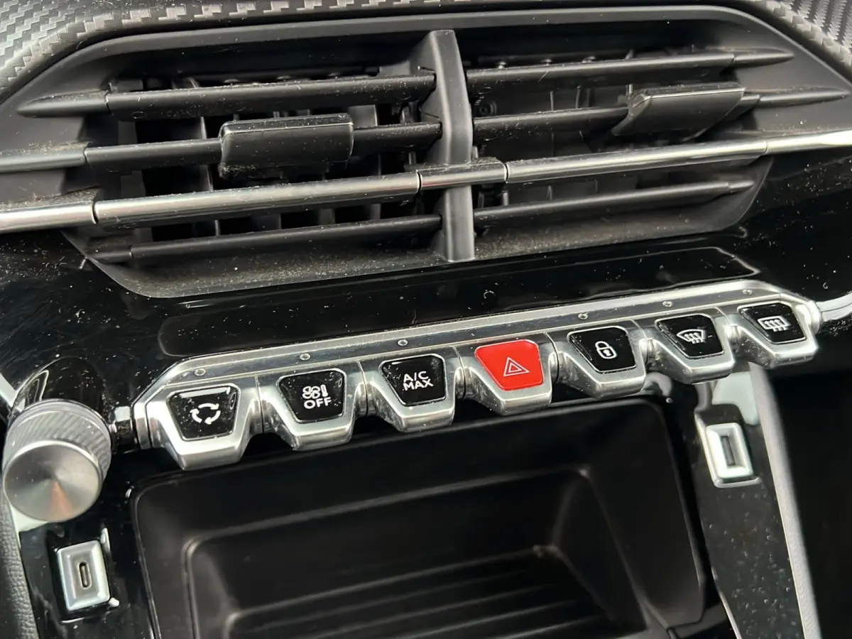1.2 PureTech Active | Navi | Cruise control | DAB | Airco | Apple carplay |