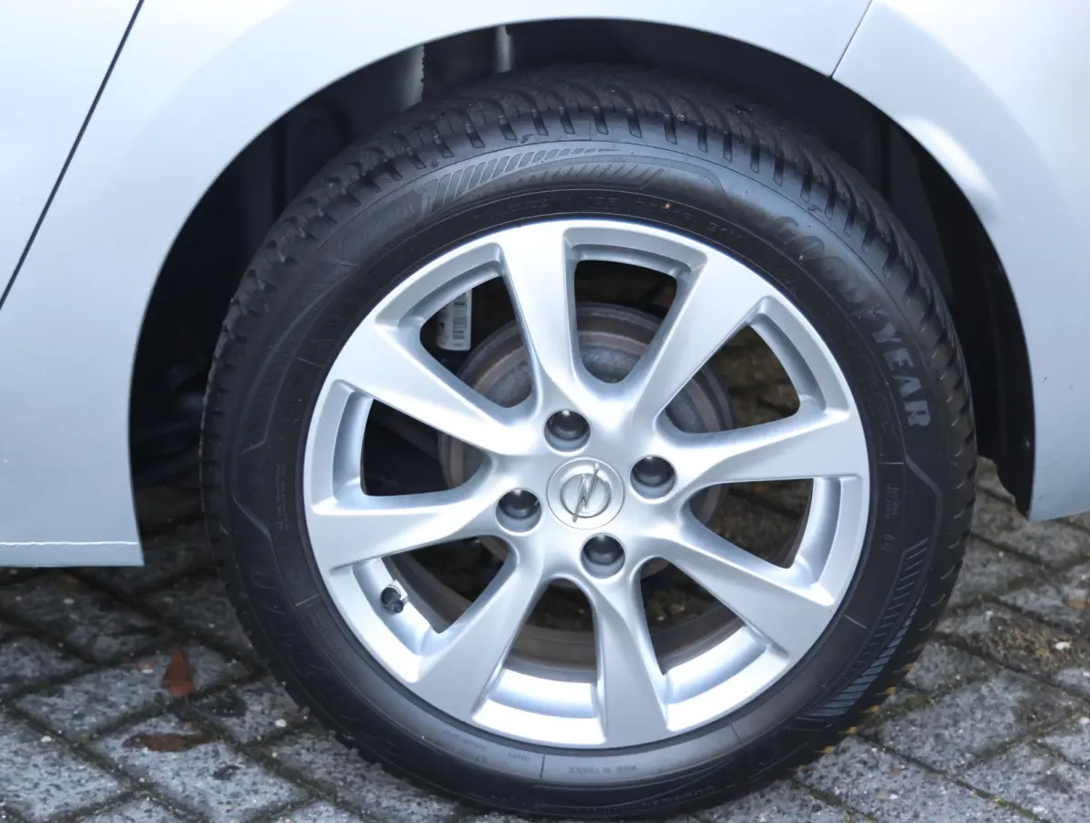 1.2 100pk Edition | Navigatie | Airco | Parkeersensoren
