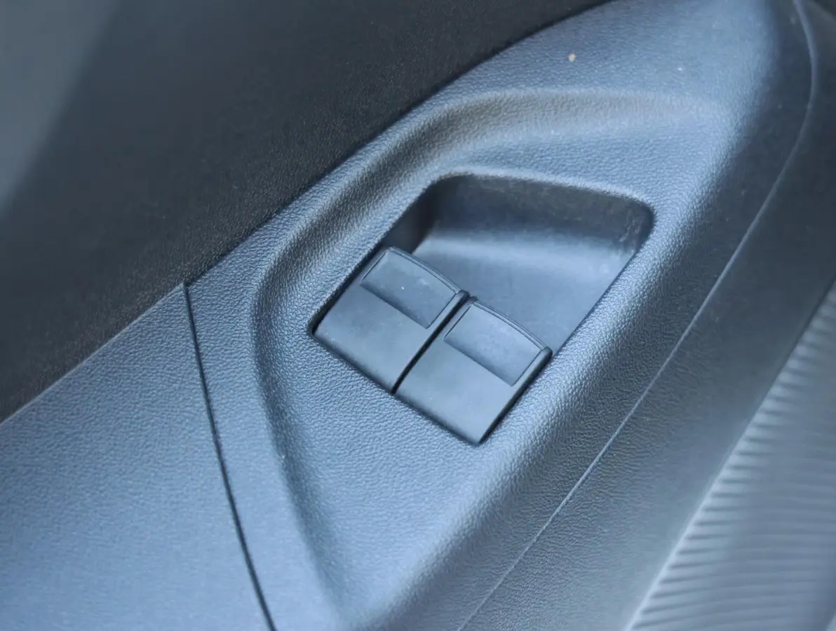 1.0 69pk X-Play | Navigatie | Camera | Airco | Bluetooth