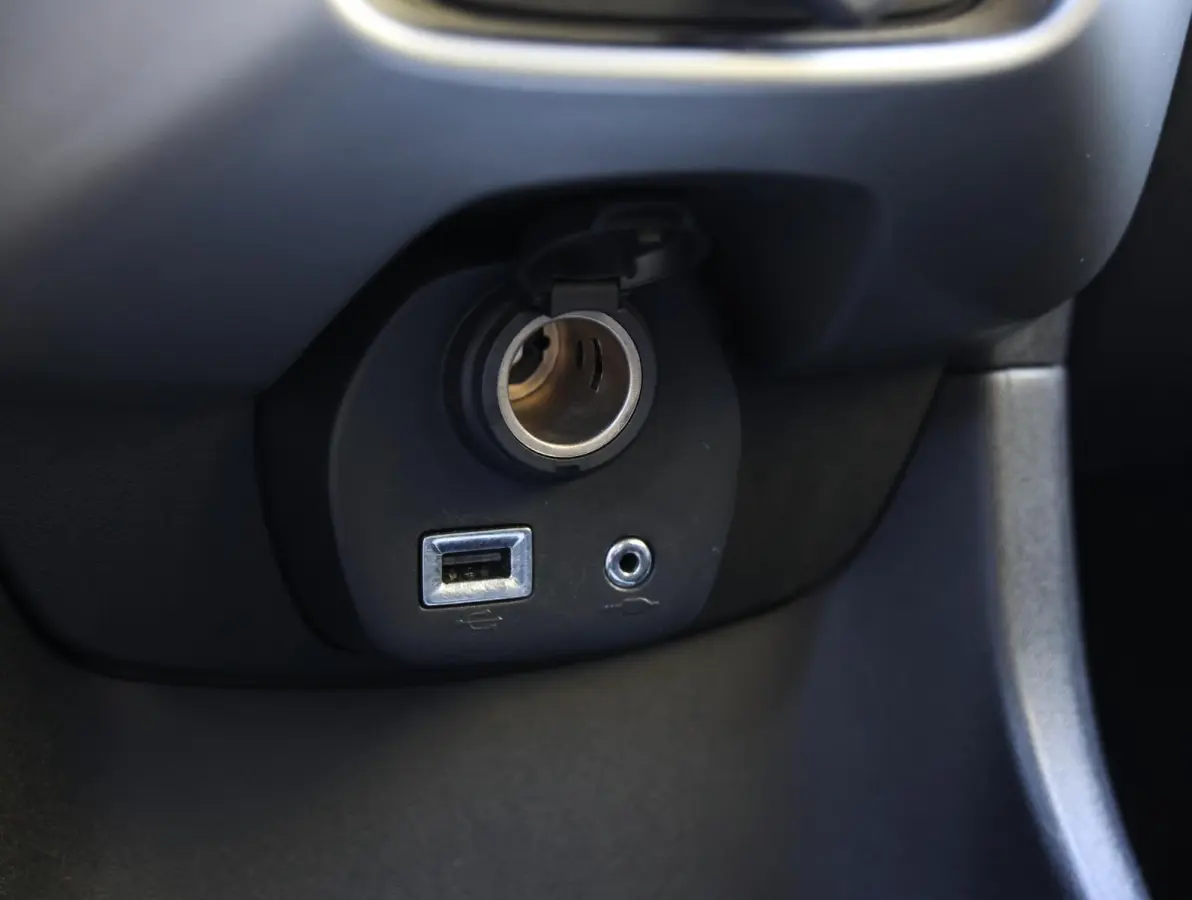 1.0 69pk X-Play | Navigatie | Camera | Airco | Bluetooth