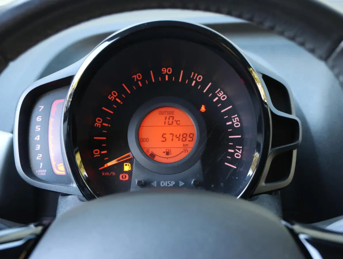 1.0 69pk X-Play | Navigatie | Camera | Airco | Bluetooth