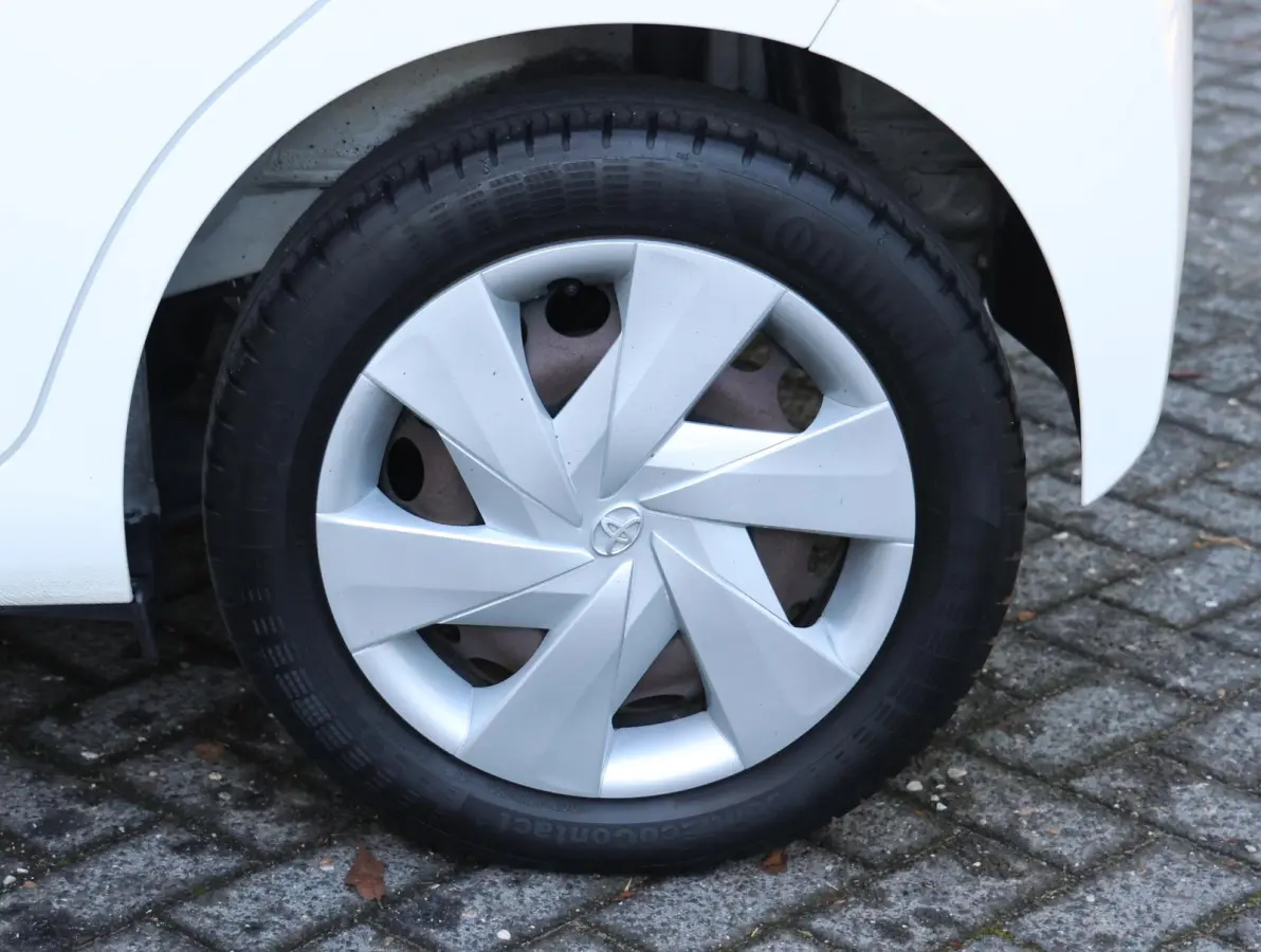 1.0 69pk X-Play | Navigatie | Camera | Airco | Bluetooth