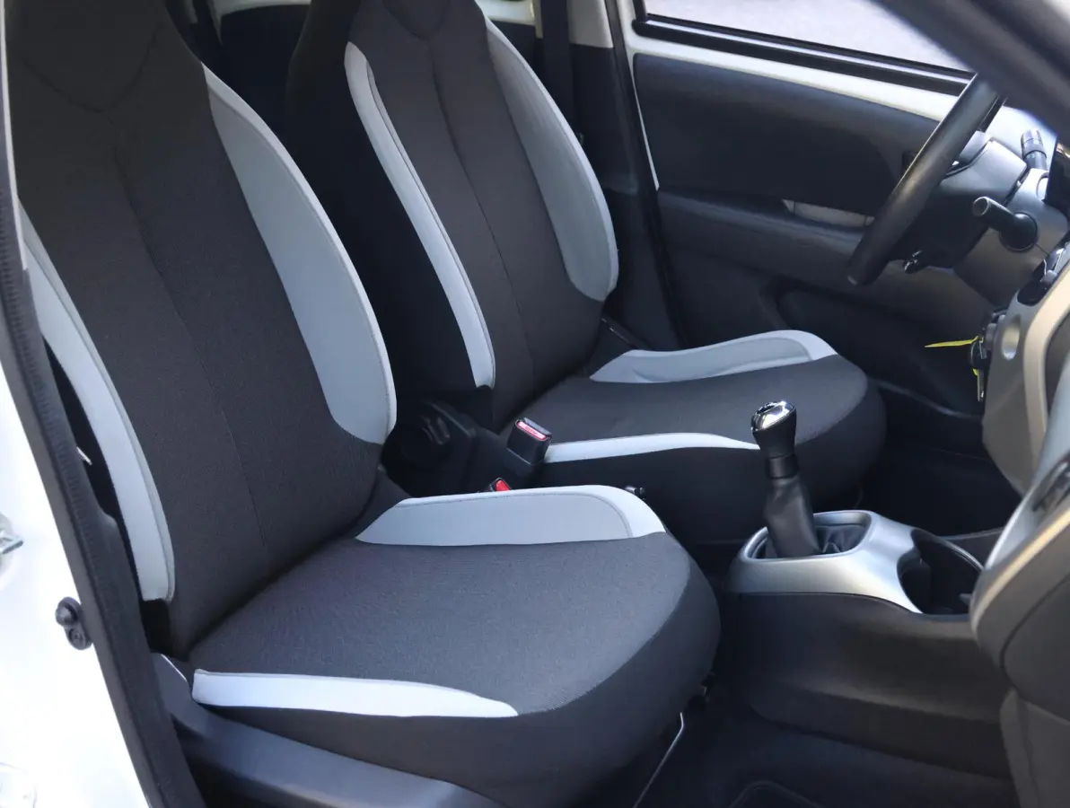 1.0 69pk X-Play | Navigatie | Camera | Airco | Bluetooth