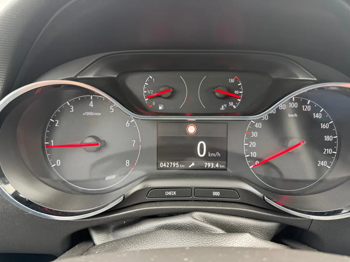 1.2 110PK Turbo Elegance CAMERA ACHTER| PARKEERSENSOREN V&A| NAVI| APPLE CARPLAY/ANDROID AUTO| CRUISE CONTROL| CLIMATE CONTROL|