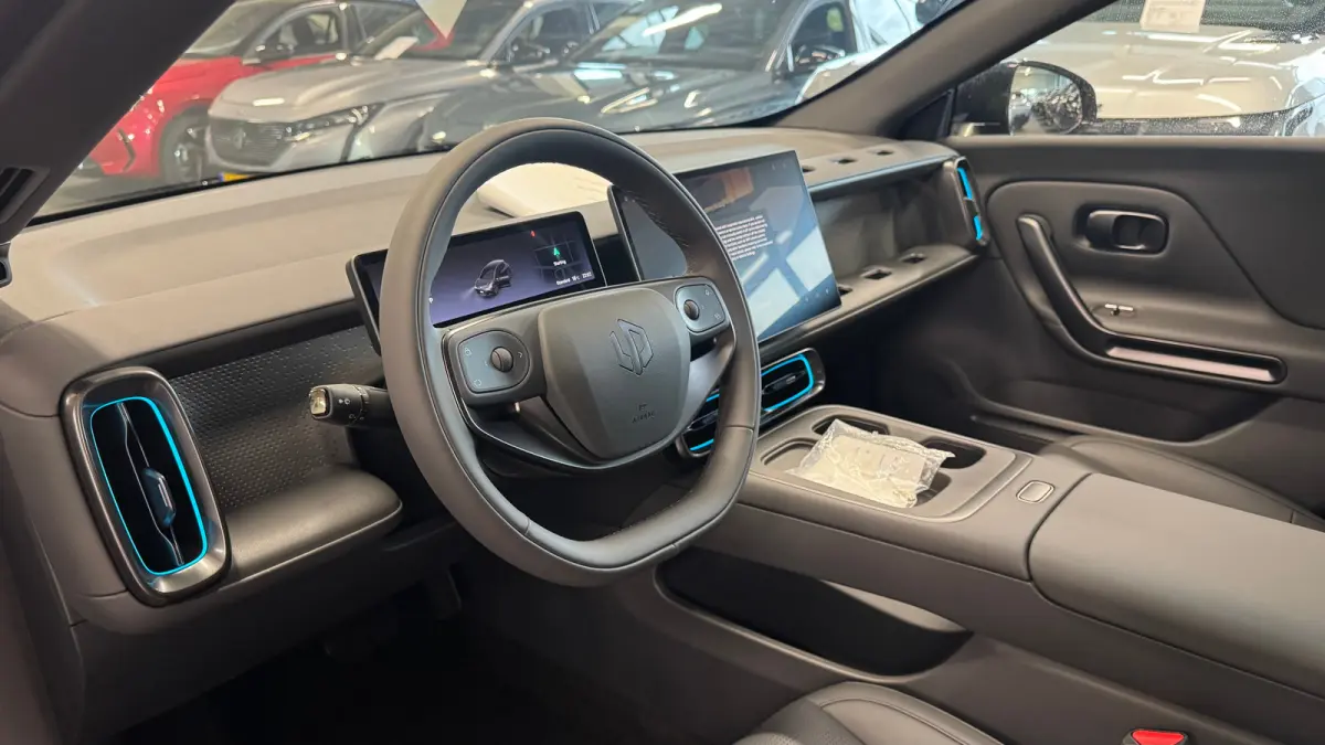 Design ProMax 81.9 kWh | Audio installatie | Cruise control adaptief met Stop&Go en stuurhulp | Dodehoek detectie