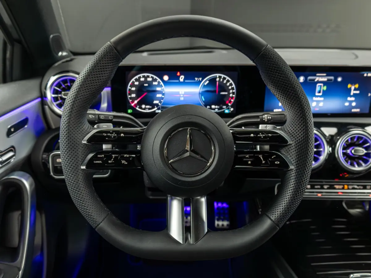 Hatchback 250 e Business Solution AMG | Premium PLUS | Panorama dak